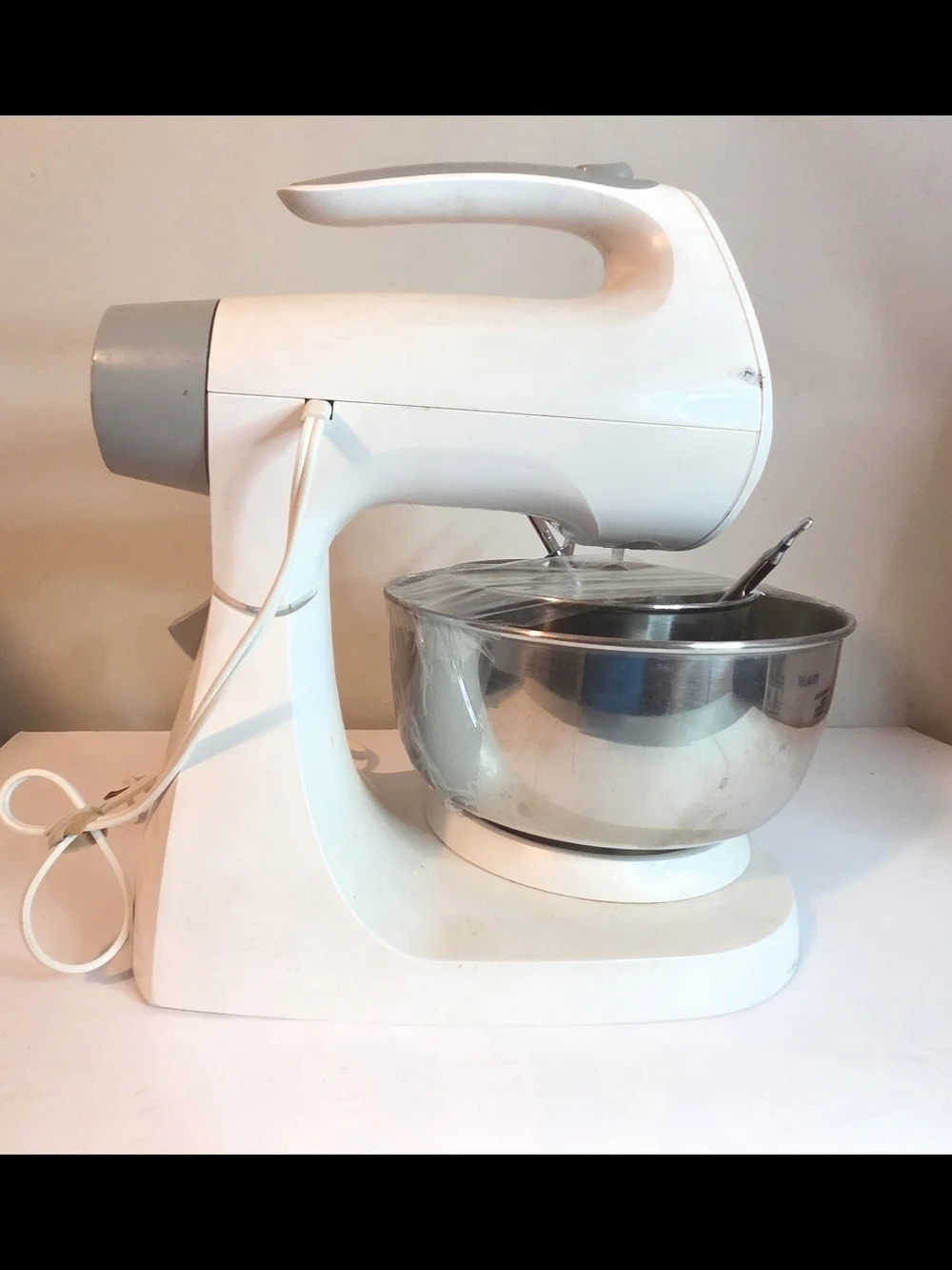 Sunbeam White Tilt-Head Stand Mixer with Stainless Steel Bowl